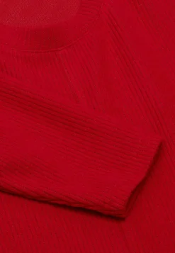 Superblød trøje med dekorativ midtersøm Beata