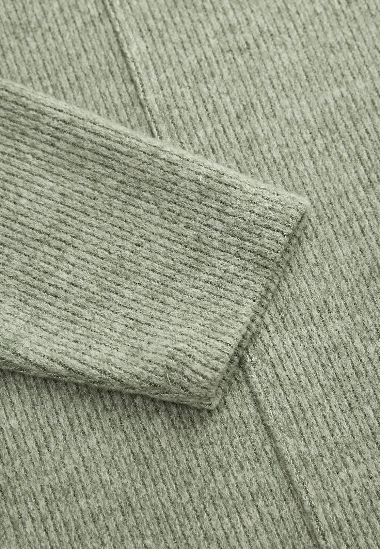 Superblød trøje med dekorativ midtersøm Beata