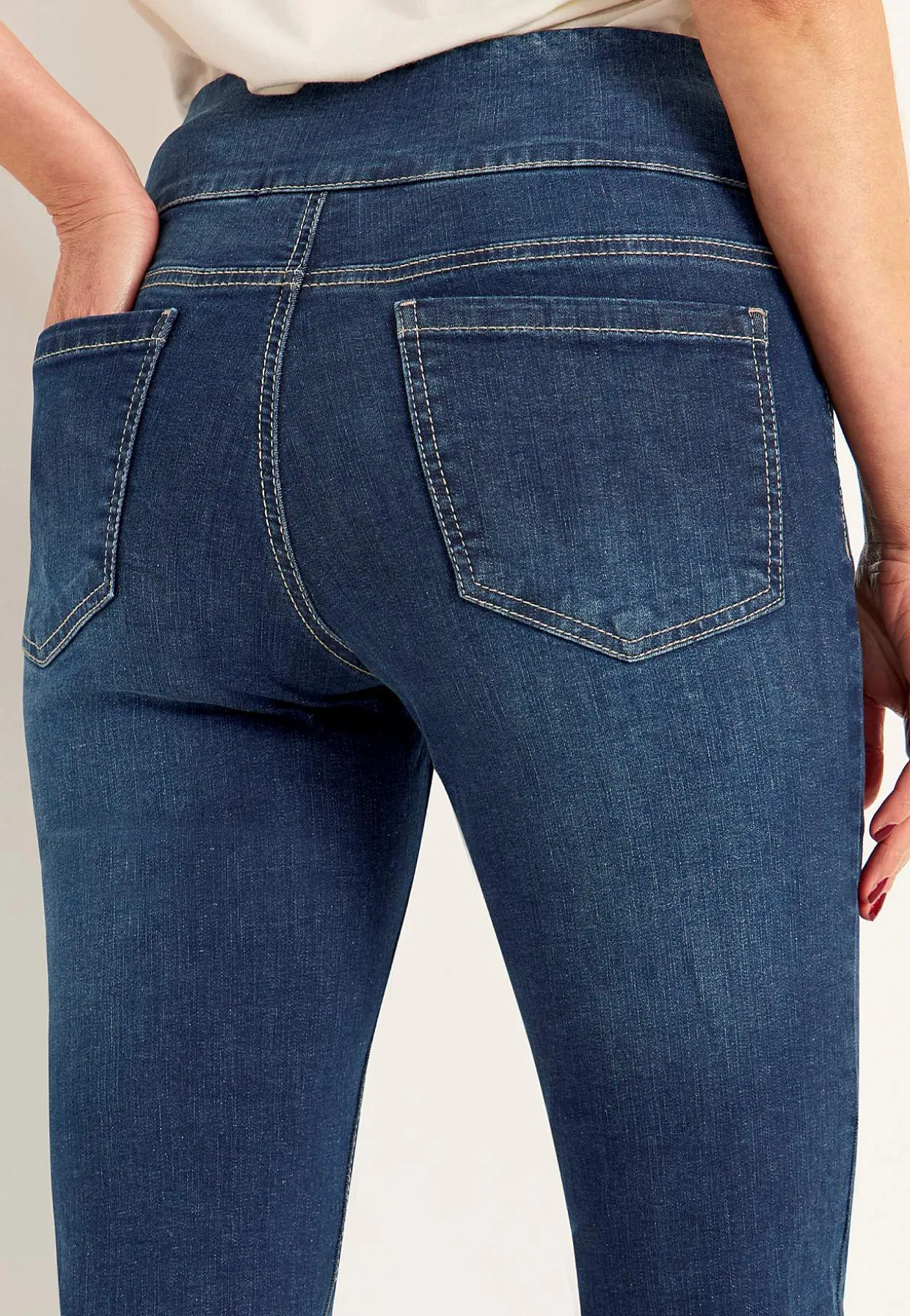 Superkomfortable ankeljeans i denim Elin