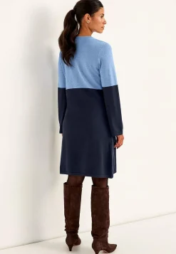 Tofarvet, fintstrikket kjole