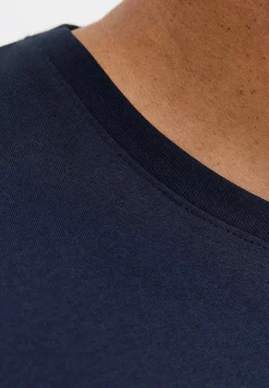 T-shirt med stort tryk ved fronten