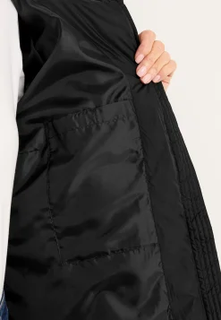 Varm jakke med luftig polstring