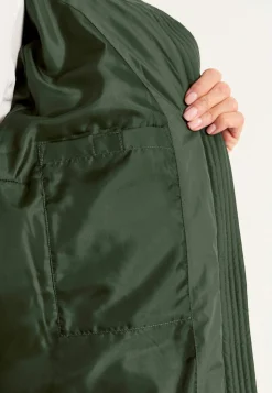 Varm jakke med luftig polstring