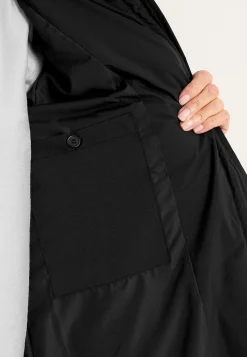 Varm jakke med sidelynlåse nederst