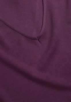 Viskosekjole med blondedetaljer