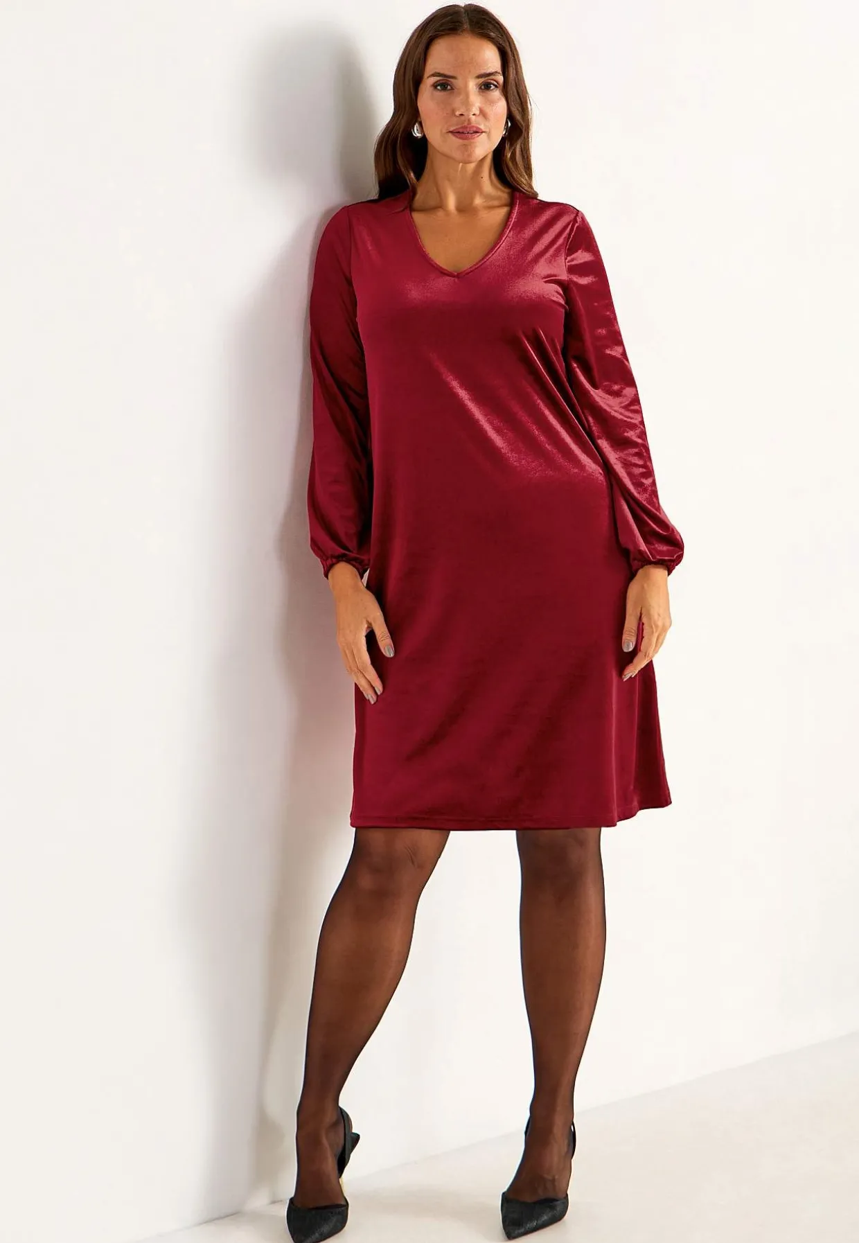 V-udskåret fløjlskjole