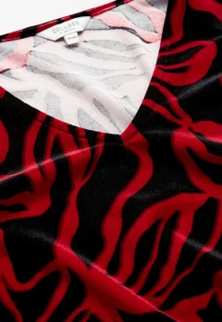 V-udskåret fløjlskjole | Cellbes