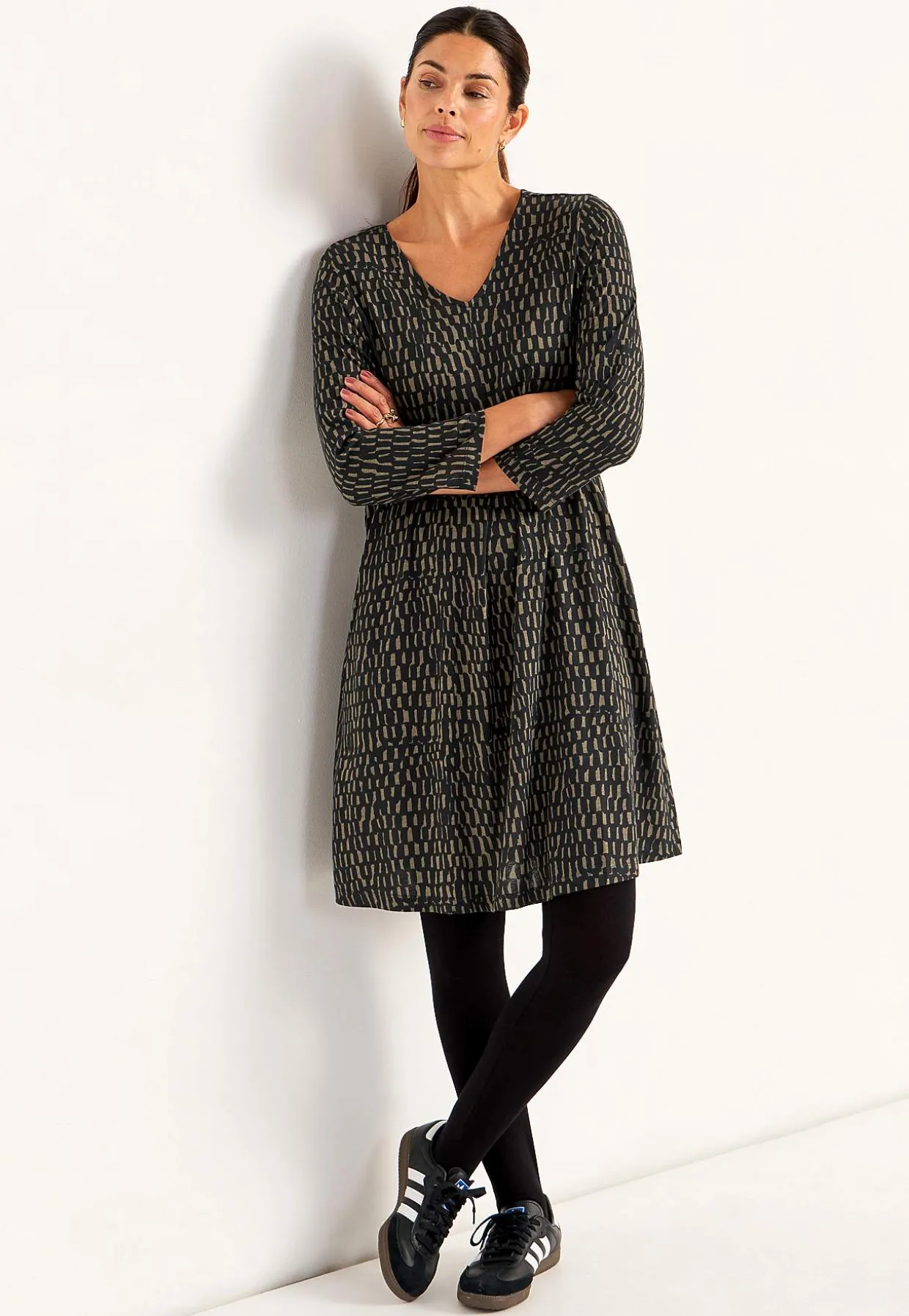 V-udskåret jerseykjole